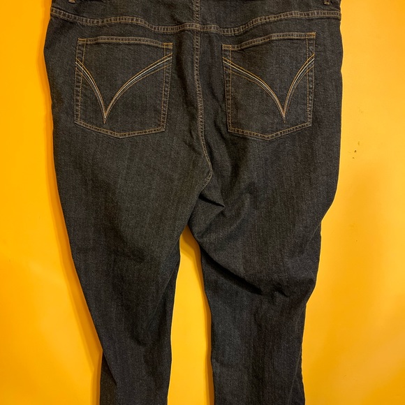 Preloved Venezia Women’s Jeans B30 - Picture 2 of 11